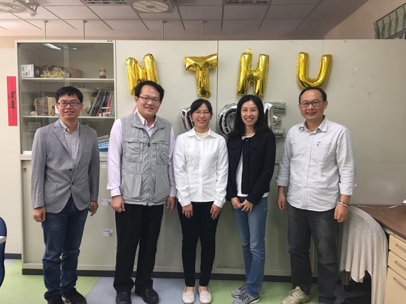 口試與口試委員合影